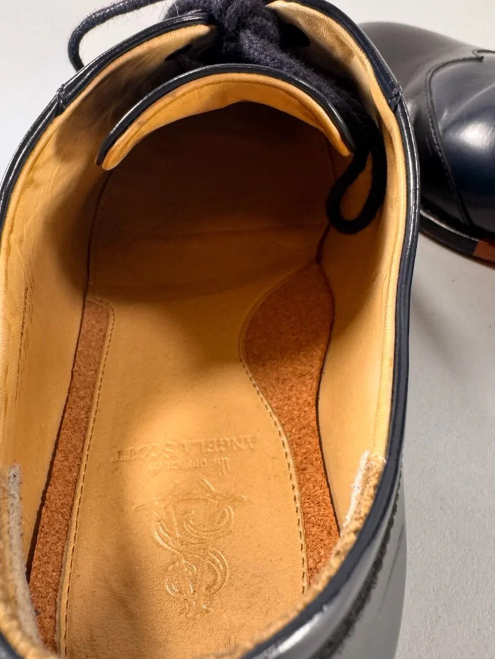 The Office of Angela Scott Mr. Evans Wingtip Oxfords Sz 41 Ocean Blue Black EUC